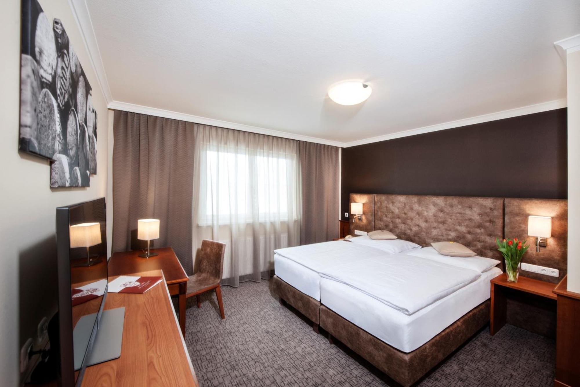 Hotel Weinberg Gmbh Preising Экстерьер фото